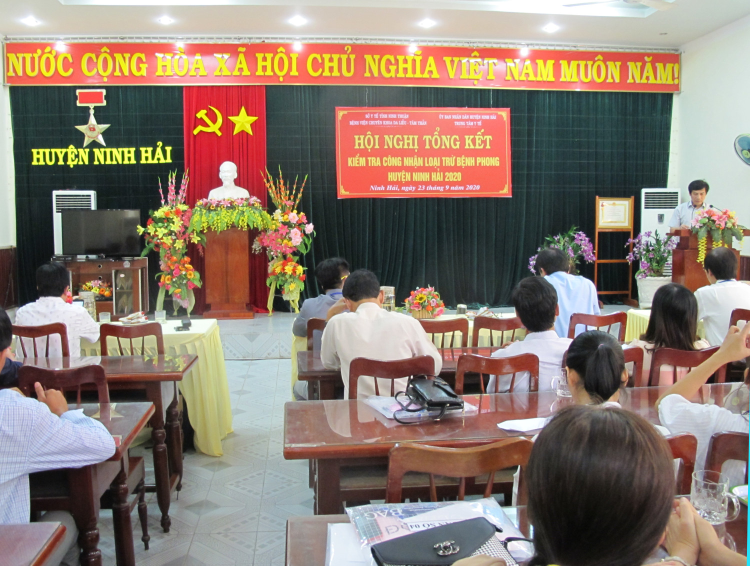 Kiểm tra công nhận loại trừ bệnh phong tại huyện Ninh Hải và Ninh Phước năm 2020